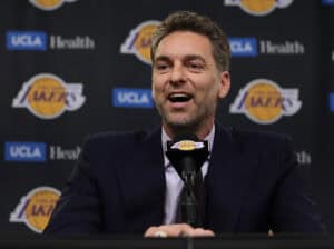 Memphis Grizzlies v Los Angeles Lakers